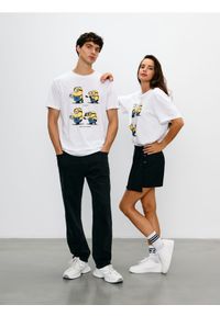Sinsay - Bawełniana koszulka z nadrukiem Minions - biały. Kolor: biały. Materiał: bawełna. Wzór: nadruk