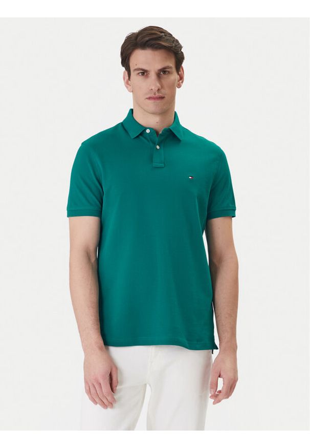 TOMMY HILFIGER - Tommy Hilfiger Polo 1985 MW0MW17770 Zielony Regular Fit. Typ kołnierza: polo. Kolor: zielony. Materiał: bawełna