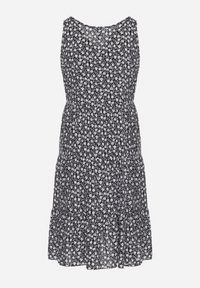 Born2be - Czarna Bawełniana Sukienka w Kwiaty z Falbanką Rissafa. Okazja: na co dzień. Kolor: czarny. Materiał: bawełna. Wzór: kwiaty. Typ sukienki: proste. Styl: casual #3