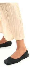 Kazar - Czarne baleriny damskie. Kolor: czarny. Materiał: skóra. Wzór: aplikacja #3