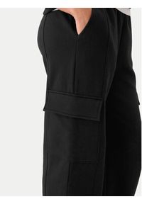 GAP - Gap Spodnie dresowe 523564-01 Czarny Relaxed Fit. Kolor: czarny. Materiał: bawełna #6
