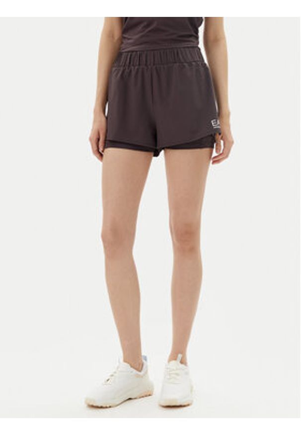 EA7 Emporio Armani Szorty sportowe 7W000240 AF13662 U6278 Brązowy Regular Fit. Kolor: brązowy. Materiał: syntetyk