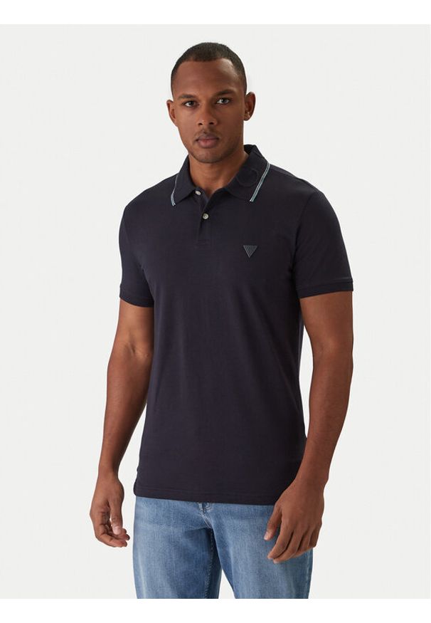 Guess Polo M6RP66 J1314 Granatowy Regular Fit. Typ kołnierza: polo. Kolor: niebieski. Materiał: syntetyk