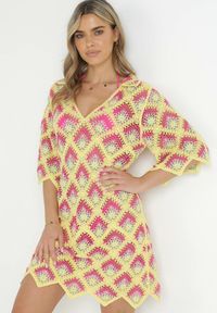Born2be - Żółto-Fuksjowa Pudełkowa Sukienka Mini z Głębokim Dekoltem z Szydełkowej Bawełny Cristel. Kolor: żółty. Materiał: bawełna. Styl: boho. Długość: mini #1