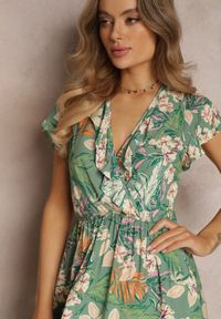 Renee - Zielona Sukienka z Wiskozy Maxi w Kwiaty Mahiza. Typ kołnierza: dekolt kopertowy. Kolor: zielony. Materiał: wiskoza. Długość rękawa: krótki rękaw. Wzór: kwiaty. Typ sukienki: kopertowe. Długość: maxi #2
