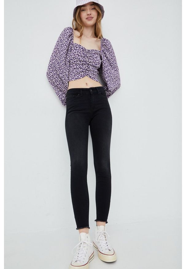 Vero Moda jeansy Peach damskie medium waist. Kolor: czarny