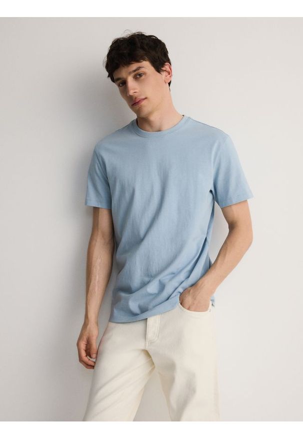 Reserved - T-shirt regular fit - jasnoniebieski. Kolor: niebieski. Materiał: bawełna, dzianina