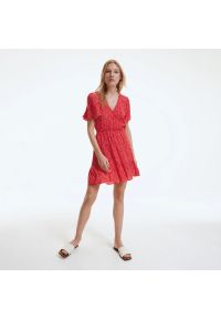 Reserved - Wzorzysta sukienka - Czerwony. Kolor: czerwony