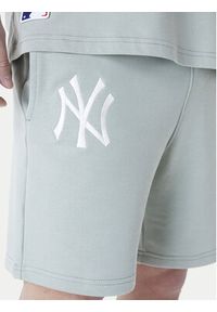 New Era Szorty sportowe New York Yankees MLB League Essentials 60596184 Zielony Regular Fit. Kolor: zielony. Materiał: bawełna. Styl: sportowy