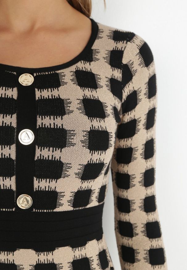 Born2be - Beżowa Dzianinowa Sukienka w Geometryczny Wzór z Metaliczną Nitką Bolla. Kolor: beżowy. Materiał: dzianina. Wzór: geometria. Typ sukienki: dopasowane. Długość: mini