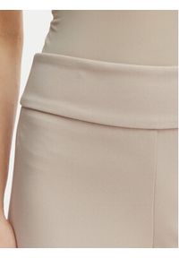 Rinascimento Spodnie materiałowe CFC0127875003 Beżowy Straight Fit. Kolor: beżowy. Materiał: syntetyk #2