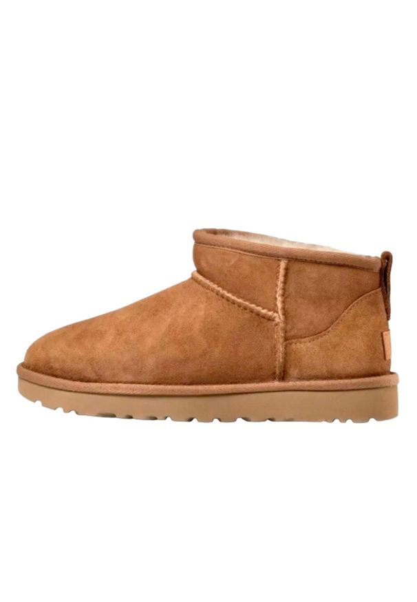 Ugg - Buty do chodzenia dla dorosłych UGG Classic Ultra Mini Chestnut. Kolor: brązowy. Styl: sportowy. Sport: turystyka piesza