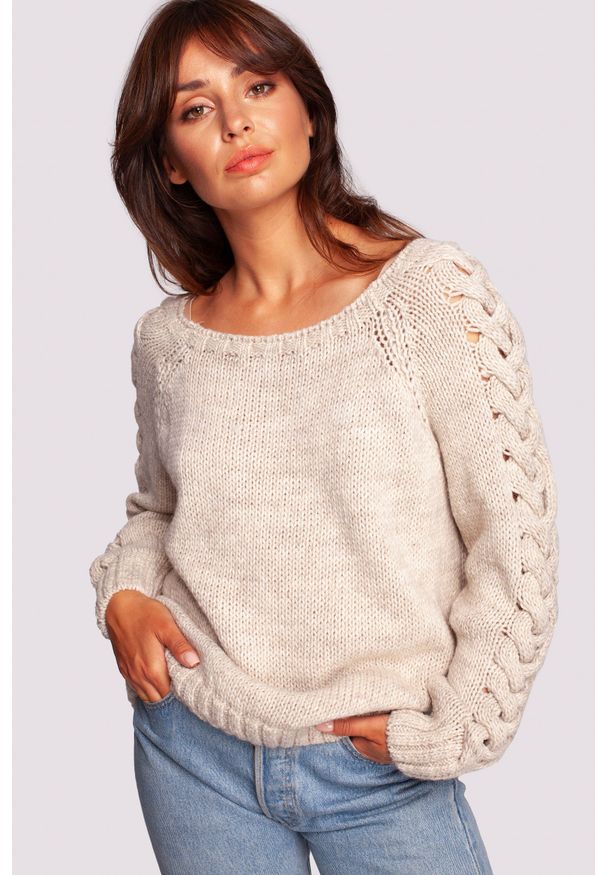 MOE - Sweter z Grubym Warkoczem na Rękawach - Beżowy. Kolor: beżowy. Materiał: wełna, nylon, akryl
