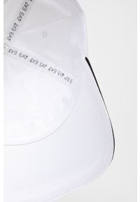 EA7 Emporio Armani czapka bawełniana kolor biały z aplikacją. Kolor: biały. Materiał: bawełna. Wzór: aplikacja