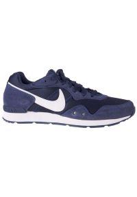 Buty Nike Venture Runner M CK2944-400 niebieskie. Okazja: na co dzień. Kolor: niebieski. Materiał: zamsz, syntetyk. Szerokość cholewki: normalna #1
