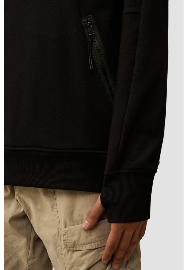 C.P. Company - C.P. COMPANY Czarna męska bluza z kapturem Sweat Hooded, Rozmiar M. Okazja: na co dzień. Typ kołnierza: kaptur. Kolor: czarny. Materiał: bawełna. Wzór: bez wzorów. Styl: casual