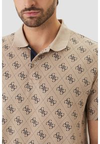 Guess - GUESS Beżowa męska koszulka polo w monogram 4G Jacquard, Rozmiar M. Okazja: na co dzień. Typ kołnierza: polo. Kolor: beżowy. Styl: elegancki, casual, klasyczny #3