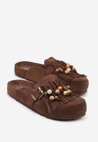 Born2be - Brązowe Klapki na Grubej Podeszwie z Frędzlami Klamrami i Koralikami Glysnell. Okazja: na co dzień, do pracy, na spacer. Kolor: brązowy. Materiał: jeans. Sezon: lato. Styl: casual, elegancki #9