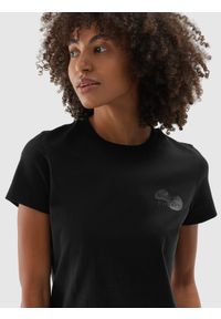 4f - T-shirt z bawełny organicznej z nadrukiem damski - czarny. Kolor: czarny. Materiał: bawełna. Wzór: nadruk #2