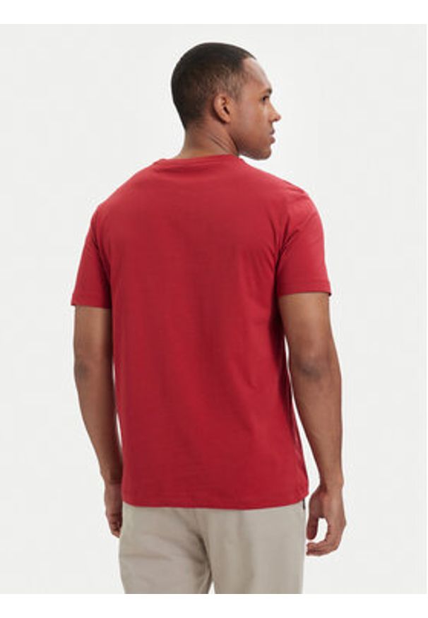 GANT - Gant T-Shirt Shield 2003184 Czerwony Regular Fit. Kolor: czerwony. Materiał: bawełna