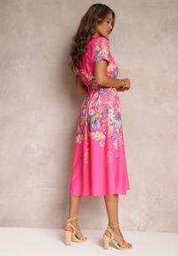 Renee - Różowa Rozkloszowana Sukienka Koszulowa w Kwiaty z Paskiem Iosette. Kolor: różowy. Wzór: kwiaty. Typ sukienki: koszulowe