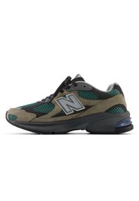 Buty unisex New Balance ABZORB U2010AGY – brązowe. Kolor: brązowy. Materiał: zamsz, guma. Szerokość cholewki: normalna. Sezon: lato. Sport: bieganie #4