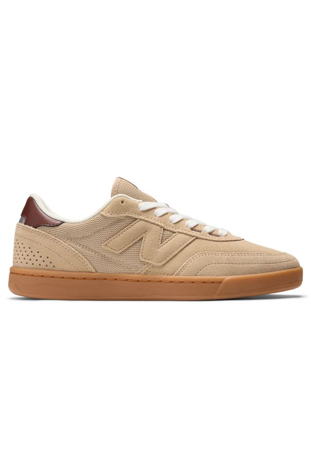 Buty męskie New Balance Numeric NM440JL2 – beżowe. Kolor: beżowy. Materiał: guma, skóra, syntetyk, dresówka, materiał. Szerokość cholewki: normalna. Sport: skateboard