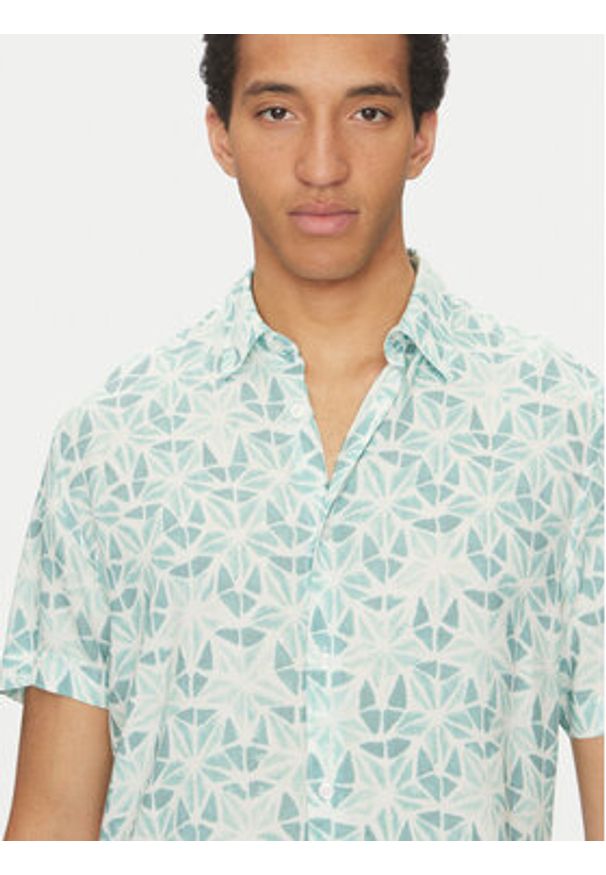 Guess Koszula M5GH58 WD4Z2 Niebieski Regular Fit. Kolor: niebieski. Materiał: wiskoza