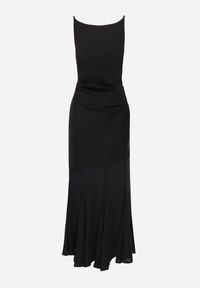 Born2be - Czarna Elegancka Sukienka z Łączonych Materiałów z Odkrytymi Plecami i Falbankami Kalice. Okazja: na randkę, na wesele, na imprezę, na ślub cywilny. Typ kołnierza: kołnierz z falbankami. Kolor: czarny. Materiał: materiał. Długość rękawa: na ramiączkach. Wzór: aplikacja. Typ sukienki: proste. Styl: elegancki #8