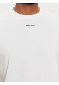 Calvin Klein T-Shirt Nano Logo K10K112487 Biały Regular Fit. Kolor: biały. Materiał: bawełna