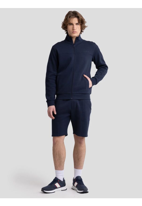 Big-Star - Bluza męska rozpinana ze stójką granatowa Wlador 403. Okazja: na co dzień. Typ kołnierza: kołnierzyk stójkowy. Kolor: niebieski. Materiał: dzianina, materiał. Wzór: nadruk, ze splotem. Styl: casual