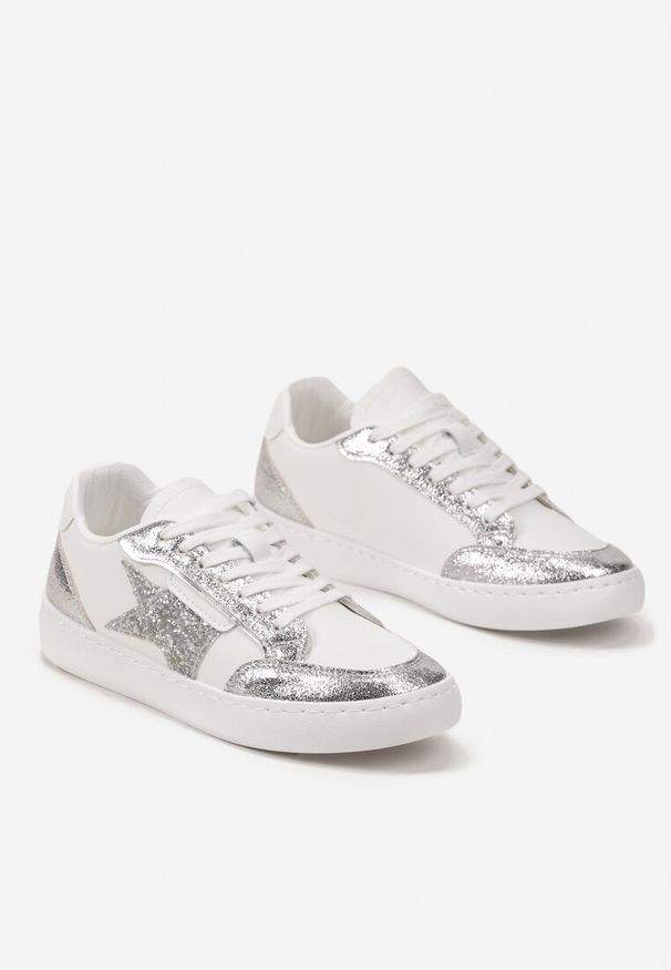 Renee - Srebrne Sneakersy z Brokatowymi Wstawkami i Gwiazdką Reniva. Kolor: biały