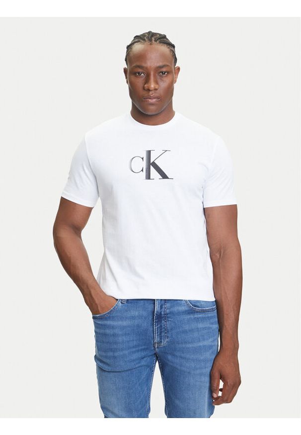 Calvin Klein Jeans T-Shirt Center Monogram LV04RC857G Biały Regular Fit. Kolor: biały. Materiał: bawełna