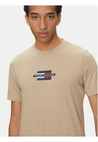 TOMMY HILFIGER - Tommy Hilfiger T-Shirt Flag Box MW0MW38636 Beżowy Regular Fit. Kolor: beżowy. Materiał: bawełna #5