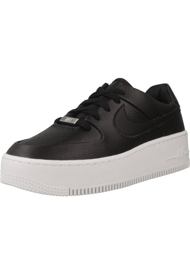 Buty do chodzenia damskie Nike Air Force 1 Sage. Zapięcie: sznurówki. Kolor: czarny. Materiał: skóra, syntetyk, tkanina, materiał. Szerokość cholewki: normalna. Model: Nike Air Force. Sport: turystyka piesza