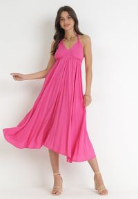Born2be - Ciemnoróżowa Sukienka Wiązana na Szyi z Wiskozy Ellaze. Kolor: różowy. Materiał: wiskoza. Typ sukienki: rozkloszowane. Styl: wakacyjny #1