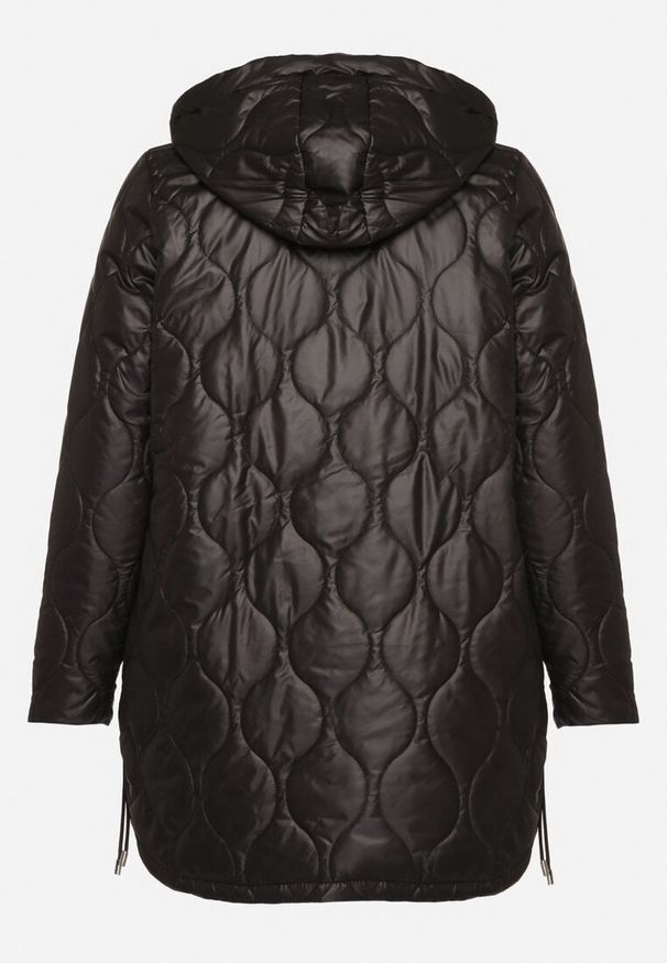 Born2be - Czarna Kurtka Pudełkowa z Pikowaniem i Odpinanym Kapturem Annaloria. Okazja: na co dzień, na spacer. Kolekcja: plus size. Kolor: czarny. Styl: casual
