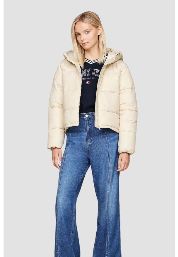 Tommy Jeans - TOMMY JEANS Beżowa pikowana damska kurtka. Kolor: beżowy