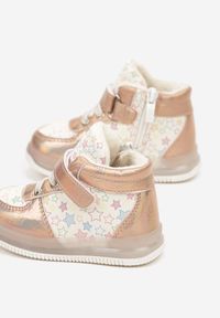 Born2be - Złote Płaskie Buty Sportowe Sneakersy ze Skórzaną Wkładką w Gwiazdki z Brokatem Jocelv. Okazja: na uczelnię, na co dzień. Kolor: złoty. Materiał: skóra. Wzór: aplikacja. Sezon: wiosna, jesień. Styl: sportowy #3