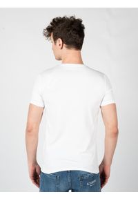 Iceberg T-Shirt "C-Neck" | F013639A | Mężczyzna | Biały. Okazja: na co dzień. Kolor: biały. Materiał: bawełna, elastan. Wzór: nadruk. Styl: casual, elegancki
