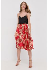 Marciano Guess spódnica kolor czerwony midi rozkloszowana. Kolor: czerwony. Materiał: materiał, tkanina, satyna. Wzór: ze splotem