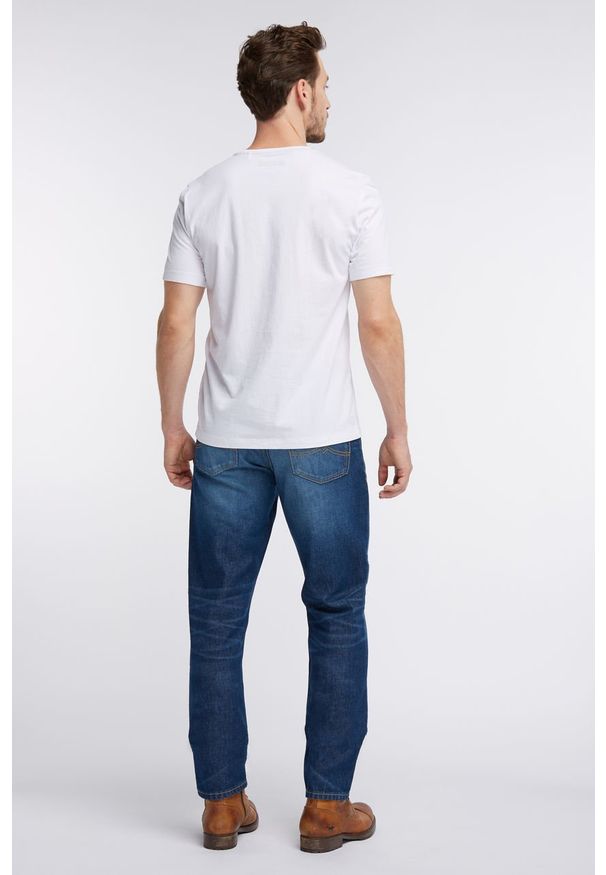 Mustang - MUSTANG T SHIRT WORDING TEE GENERAL WHITE 1006388 2045. Wzór: nadruk. Styl: klasyczny