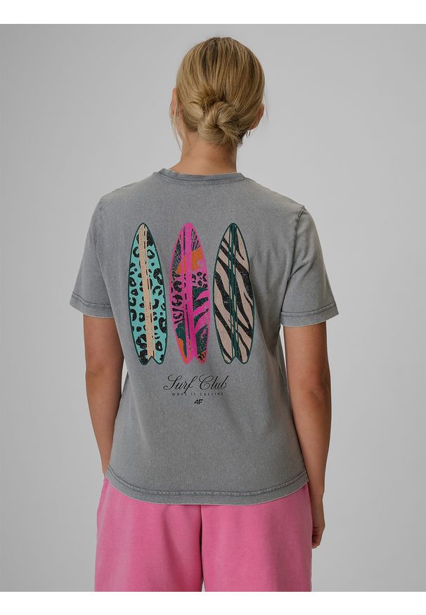 4f - 4F T-shirt relaxed z nadrukiem damski - szary XXL. Okazja: na co dzień, na plażę. Kolor: szary. Materiał: materiał, bawełna, dzianina. Wzór: nadruk. Sezon: lato. Styl: wakacyjny, casual, sportowy