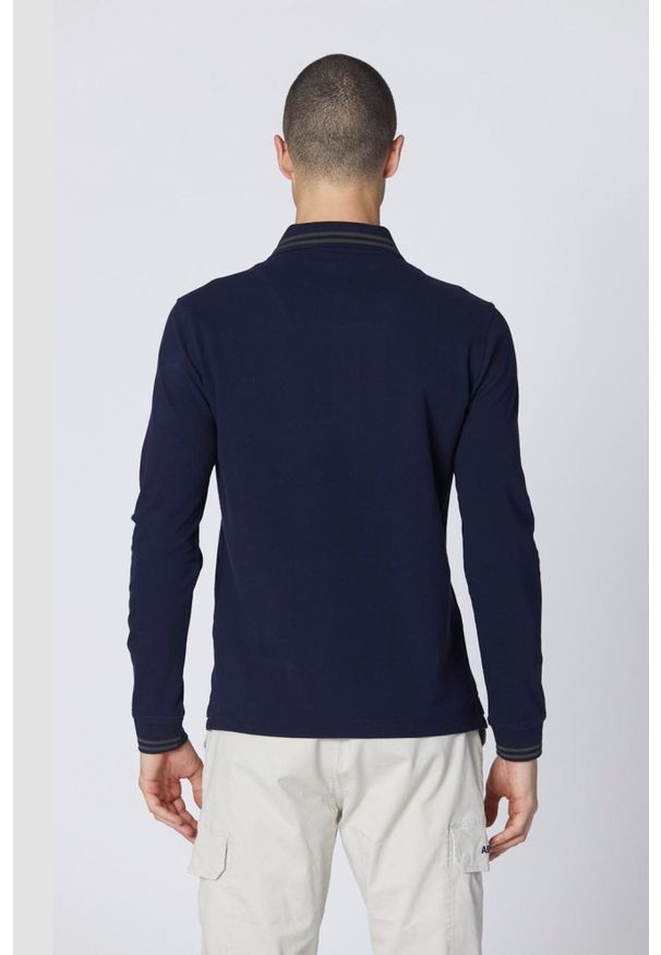 Aeronautica Militare - AERONAUTICA MILITARE Granatowy męski longsleeve polo P.A.N.. Typ kołnierza: polo. Kolor: niebieski. Długość rękawa: długi rękaw