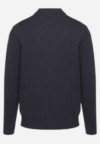 Born2be - Granatowy Sweter Półgolf z Bawełną Ozdobiony Ściągaczami Zolila. Okazja: na spotkanie biznesowe, na co dzień. Kolor: niebieski. Materiał: bawełna. Długość rękawa: długi rękaw. Długość: długie. Wzór: aplikacja. Styl: klasyczny, biznesowy, casual #5