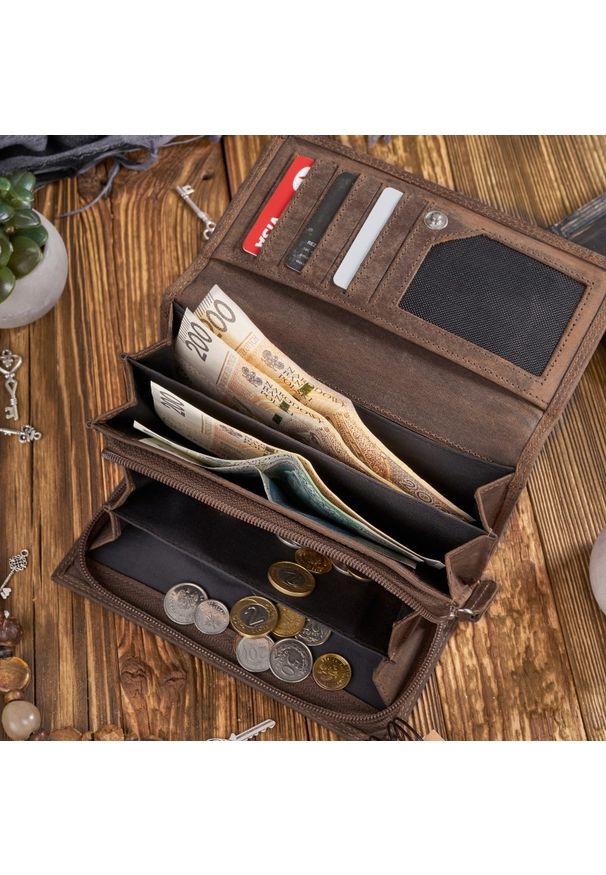 Portfel skórzany damski PAOLO PERUZZI T-05-BR brązowy. Kolor: brązowy. Materiał: skóra. Wzór: kwiaty