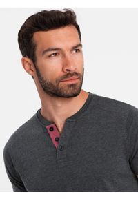 Ombre Clothing - Męski t-shirt z rozpinanym okrągłym dekoltem henley – czarny V4 - Rozmiar: XL. Okazja: na co dzień. Typ kołnierza: typu henley. Kolor: czarny. Materiał: poliester, bawełna. Styl: casual #7