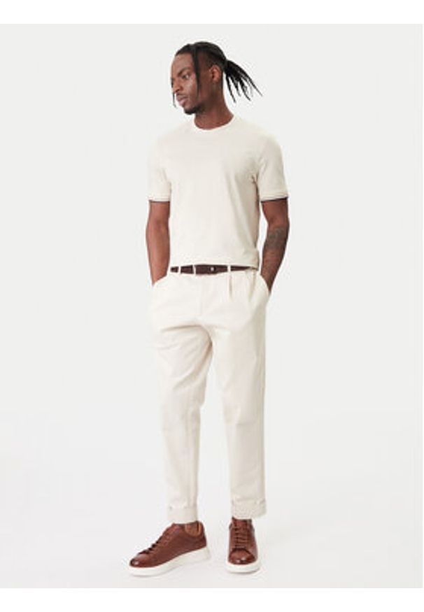 BOSS T-Shirt Thompson 04 50501097 Écru Regular Fit. Kolor: kremowy. Materiał: bawełna
