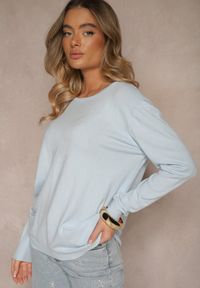 Renee - Jasnoniebieski Sweter z Kaszmirem Ozdobiony Kieszeniami Saniswena. Kolor: niebieski. Materiał: kaszmir. Długość rękawa: długi rękaw. Długość: długie. Wzór: aplikacja. Styl: klasyczny, elegancki