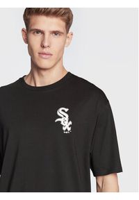 New Era T-Shirt Chicago White Sox League Essential 60284724 Czarny Relaxed Fit. Kolor: czarny. Materiał: bawełna #4
